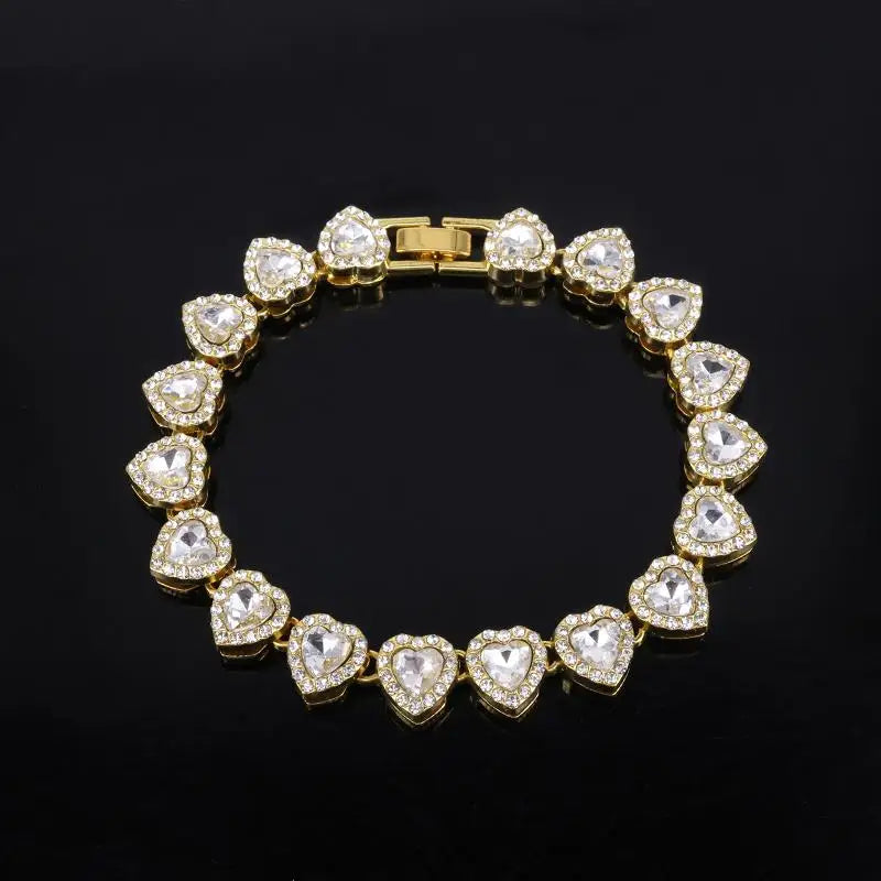 collier agrémentée de pendentifs coeur