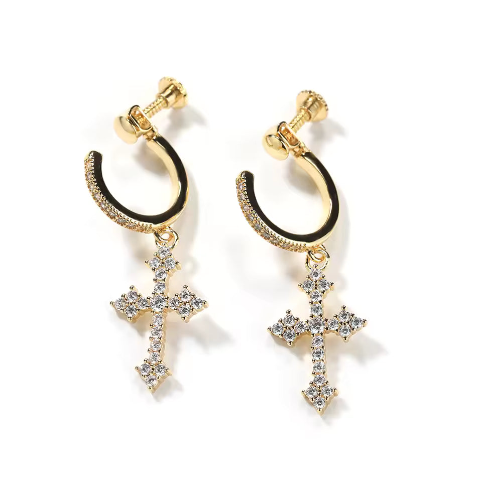 Boucle d`oreilles à clip avec pendentif croix