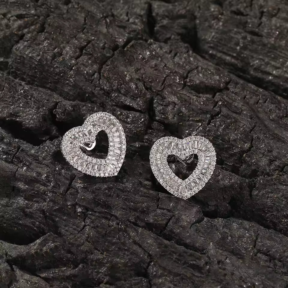 Boucles d`oreilles en cœur d`amour