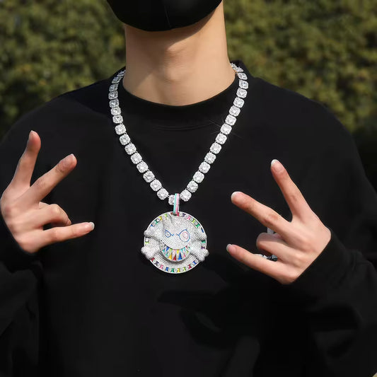 collier pendentif de monstre