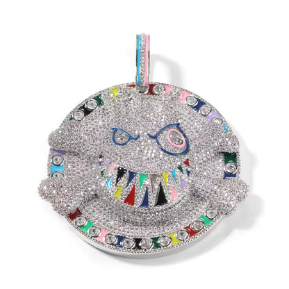 collier pendentif de monstre