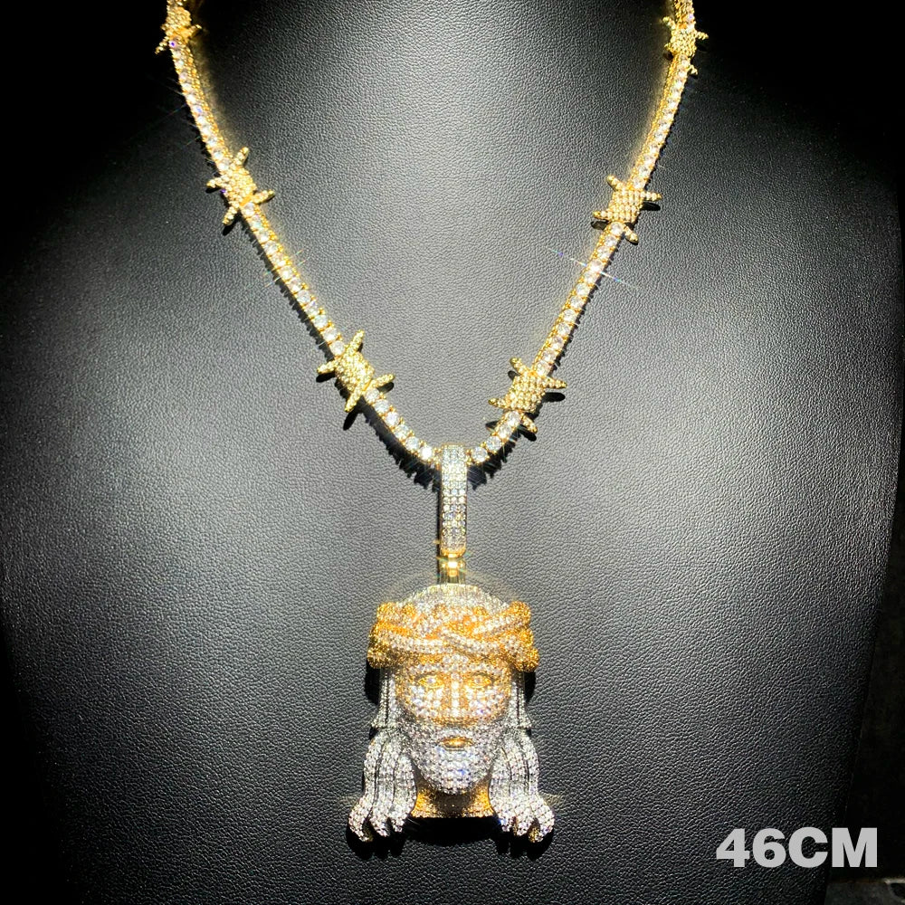 Collier a pendentif tête de Jésus-Christ