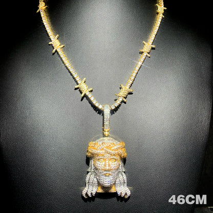 Collier a pendentif tête de Jésus-Christ