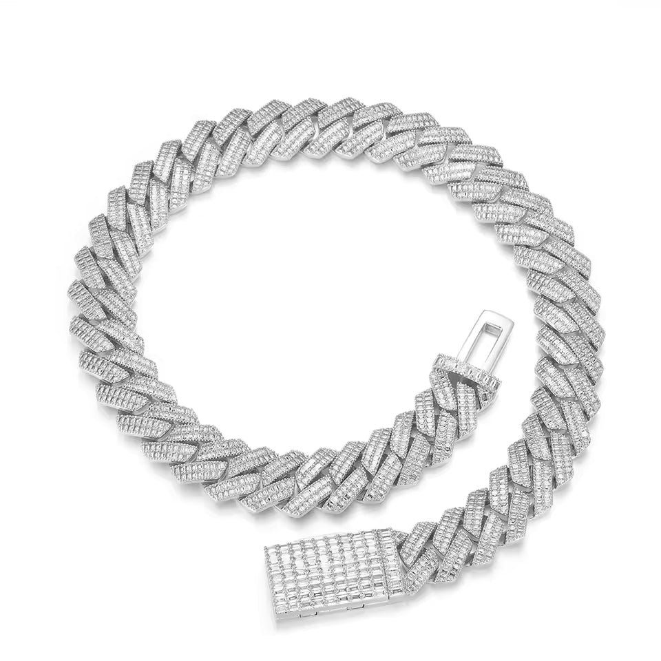 Collier en forme de diamant