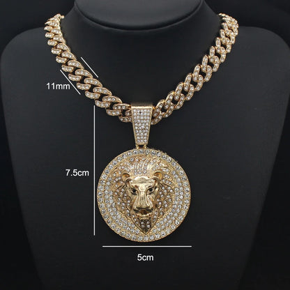 Collier avec pendentif tête de lion