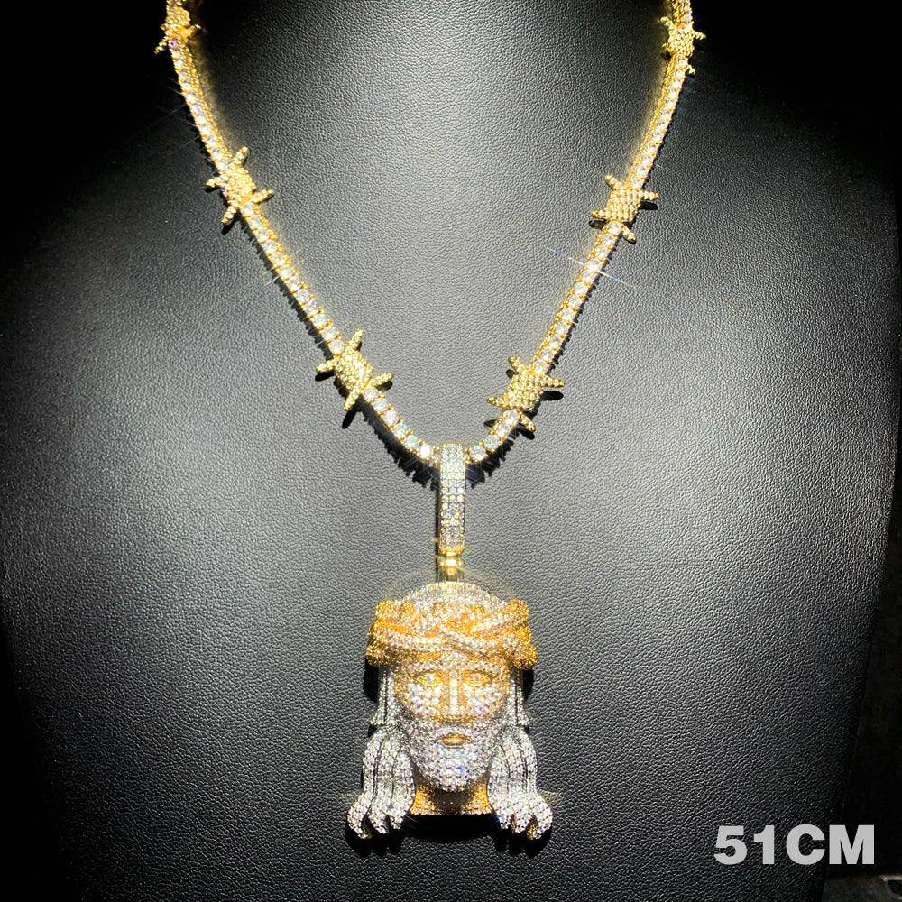 Collier a pendentif tête de Jésus-Christ