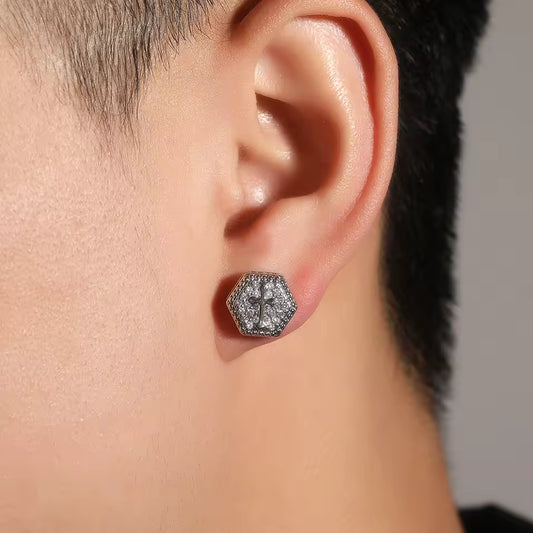 Boucle d`oreilles avec croix pavée